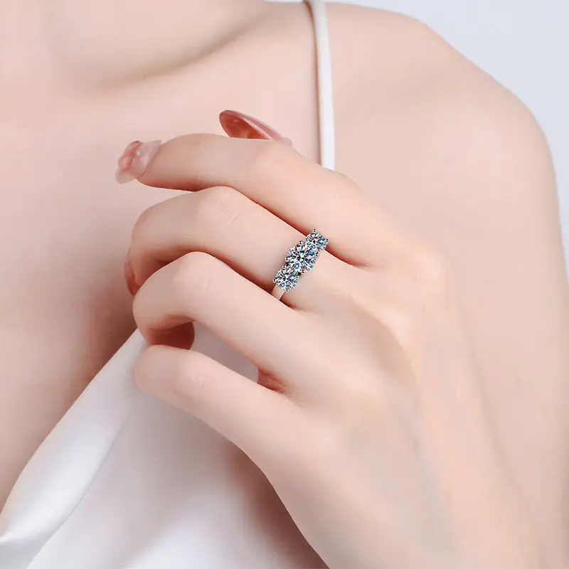 Aşk yüzüğü yuvarlak kesim 2CT Moissanite elmas takı hediye yüksek kalite kadınlar moda 925 ayar gümüş alyans