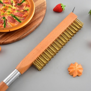Brosse <span class=keywords><strong>à</strong></span> <span class=keywords><strong>pizza</strong></span> YINHAO avec logo personnalisé, 25 pouces, avec grattoir, résistante <span class=keywords><strong>à</strong></span> la chaleur, manche en bois extra long, brosse de nettoyage pour <span class=keywords><strong>four</strong></span> <span class=keywords><strong>à</strong></span> <span class=keywords><strong>pizza</strong></span> - Product Image 5