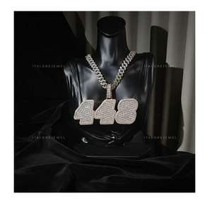 จี้รูปตัวอักษรชุบทองคำขาว 925 เงินแท้ประดับมุกน้ำจืดและมอสซาไนต์ทรงช่อง ดีไซน์ใหม่จาก JAY เหมาะสำหรับผู้ชายและผู้หญิง สไตล์ฮิปฮอป เหมาะสำหรับงานปาร์ตี้ - Product Image 1