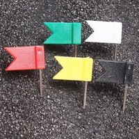 Épingles à carte avec drapeaux