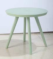 Chaise de salle à manger italienne contemporaine à pieds en métal, extensible, avec design minimaliste, siège en plastique pour l'école à la maison, table de loisirs