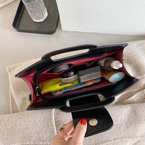 Autumn Winter Trendy Chain Stone Texture Crossbody Fashionable Checked Shoulder Bag for Women Handbag Texture Temperament - Product Image 5