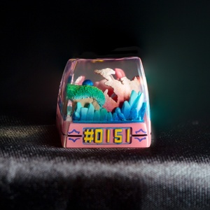 Keycap artisanal en résine imprimé en 3D, design transparent rétroéclairé, double couche CNC, thème Pokémon Mew - Product Image 2