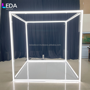 Cabina de Fotos Plateada Personalizada LEDA con Tira de Luz RGB, Panel de Espejo, Cabina de Fotos Tipo Revista Vogue para Bodas y Eventos - Product Image 3