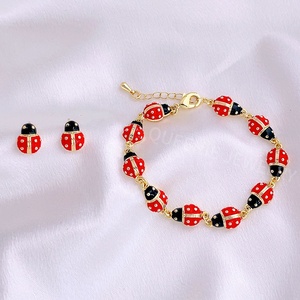 2025 pulseras de mariquita pulseras de cereza chapadas en oro de 18 quilates para regalos mujeres mariquita insecto pulseras de cadena de eslabones - Product Image 2