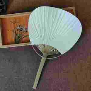 Abanico de Papel Uchiwa de Bambú Chino Ecológico, Decoración Blanca para Bodas con Técnica de Tallado Floral para Fiestas y Eventos - Product Image 1