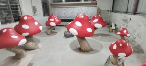Sculpture de <span class=keywords><strong>champignon</strong></span> de dessin animé en fibre de verre pour extérieur, décoration de statue, fabrication directe d'usine - Product Image 2
