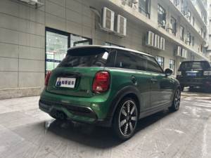 <span class=keywords><strong>MINI</strong></span> d'occasion <span class=keywords><strong>2022</strong></span> 2.0T <span class=keywords><strong>Cooper</strong></span> <span class=keywords><strong>S</strong></span> Resolute Edition FWD 192HP 6.7s 0-100km/h, berline sportive britannique, Euro VI - Product Image 4