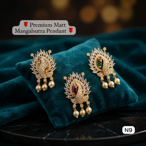 Pendentif Mangalsutra de luxe finition or pour femme avec perle et motif floral, idéal pour mariage, mariée ou usage quotidien - Product Image 1