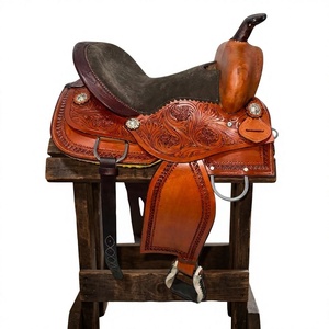 Sillín de Caballo de Carreras Inglés Personalizable de Alta Calidad con Estructura de Madera, Cuero Sostenible de Vaca y Búfalo, Riendas para Caballo, BS International - Product Image 1