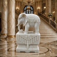 Sculpture d'éléphant en marbre européen sur mesure grandeur nature avec socle traditionnel porte-bonheur 'Fu' - Durable pour l'extérieur et l'usage en ferme