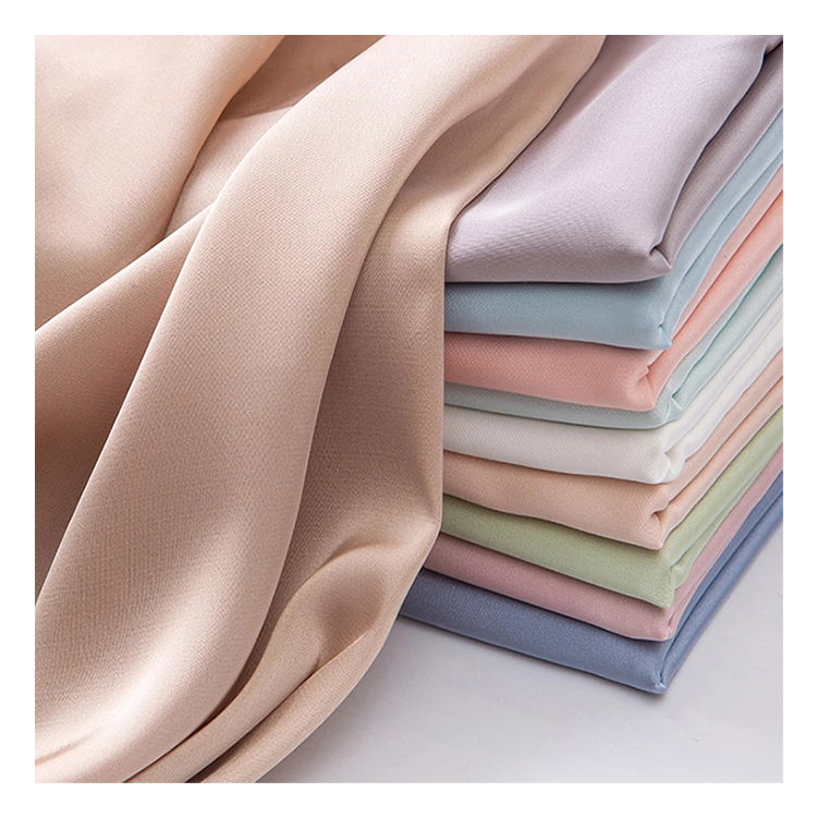 Tissu en mousseline de soie de satin de polyester pour le tissu élastique micro de chemise de pyjama de vêtements