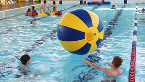 Volley-ball de plage gonflable géant - Ballon de piscine et de plage imperméable pour jeux en plein air, fêtes au bord de la piscine et événements estivaux - Product Image 3