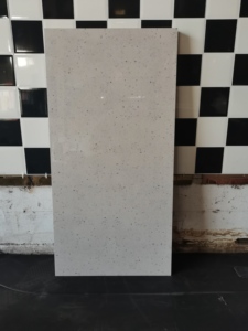 Azulejo de terrazo para pared, placa media, gris claro, 16x32 - Product Image 4