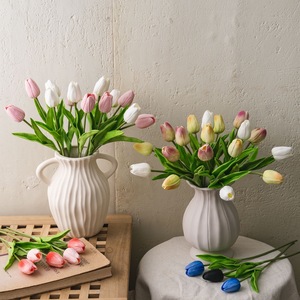 Fornitura Transfrontaliera di Mini <span class=keywords><strong>Tulipani</strong></span> Artificiali <span class=keywords><strong>Dipinti</strong></span> per Matrimoni e Decorazioni Domestiche - Product Image 1