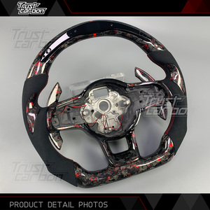 <span class=keywords><strong>Volante</strong></span> de Fibra de Carbono Forjado Personalizado para Volkswagen MK7 <span class=keywords><strong>GTI</strong></span> R <span class=keywords><strong>Golf</strong></span> Tiguan Scirocco, Diseño de Escamas Rojas con Microfibra Negra - Product Image 3