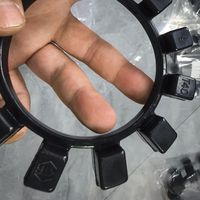 AR65-T55 AR75-T85 NBR Spider Insert Flexible Coupling Buffer Element Personnalisable pour les machines de transmission industrielles