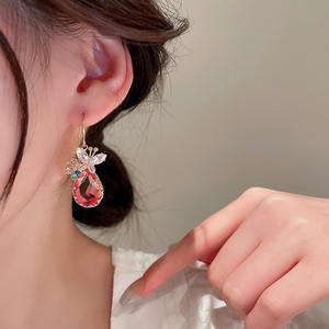 Nuevo diseño de joyería de verano para mujer, pendientes en forma de gota de agua, pendientes de gota de mariposa de circón con diamantes de imitación - Product Image 2