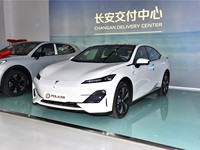 2025 Deepal SL03 Facelift Pure Electric Elite Comet White 530km CLTC Range EV pour l'exportation