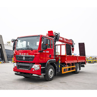 Grue montée sur camion Sinotruk HOWO 4X2 8 tonnes, grue hydraulique à bras droit de 5, 8, 10, 12, 16 tonnes, grue télescopique à vendre