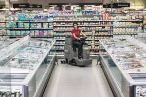 Máquina Fregadora de Pisos Eléctrica Karchers BD50/70 con Tanques de Solución de 70L y Tanques de Recuperación de 75L para Uso en Supermercados, Nueva - Product Image 5