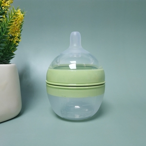 OEM/ODM BPA-Free Silicone biberon nuovo nato collo largo bottiglia di latte a flusso lento capezzolo cartone animato vicino <span class=keywords><strong>allattamento</strong></span> al seno - Product Image 2