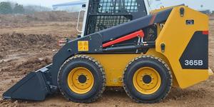 Mini-chargeuse compacte polyvalente 365B avec attaches rapides : plusieurs travaux, une seule machine - Product Image 3