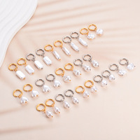 Boucles d'oreilles pendantes créoles tendance style vintage, plaqué or 18 carats brillant, en acier inoxydable avec perles d'imitation pour femme