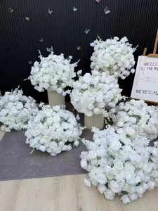 ดอกกุหลาบผ้าไหมสีขาวประดิษฐ์ ลูกบอลดอกไม้ตกแต่งงานแต่งงาน ของประดับตกแต่งโต๊ะกลาง จัดดอกไม้ อุปกรณ์จัดงานปาร์ตี้ - Product Image 1