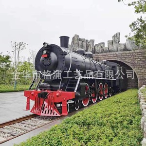 Sculpture extérieure personnalisée grand format 1:1 de locomotive à vapeur en métal avec wagon vert pour usage commercial - Product Image 4