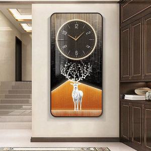 Reloj Decorativo de Porcelana con Pintura de Cristal, Realza la Elegancia Atemporal, Fondo Negro, Pintura de Cristal con Diseño de Alce, LED - Product Image 2