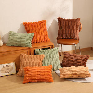 Housse de coussin en fourrure de lapin populaire d'automne housse de coussin en velours de couleur unie pour la décoration de la maison - Product Image 1