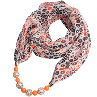 2025 écharpe en mousseline de soie européenne et américaine avec pendentif en acier inoxydable collier femmes printemps/été chandail chaîne bijoux