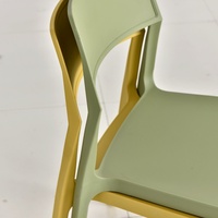 Chaise de salle à manger en plastique PP au design moderne - Mobilier pour la maison, la cuisine, le centre commercial, l'extérieur, le bureau à domicile et l'hôtel