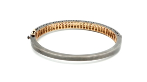 Brazalete Art Deco con Zafiros Rosados y Diamantes. Eleva tu estilo con este exquisito brazalete art déco, meticulosamente elaborado. - Product Image 3