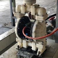 Pompe à diaphragme pneumatique pour le transfert de produits chimiques, hydroxyde de sodium, soude caustique, hydrogène H2O2