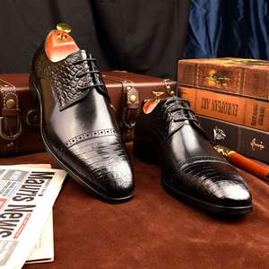 Conception luxueuse à bout pointu en relief sur mesure pour les chaussures en cuir pour hommes d'affaires formelles et décontractées - Product Image 4