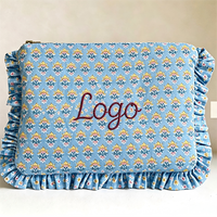 Pochette cosmétique à volants imprimée motif floral rose sur fond vert, avec logo personnalisé, pour femmes, sac de toilette, vente en gros