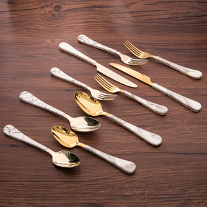 Sofisticado Juego de 5 Utensilios de Cocina Tradicionales Portugueses, Cuchara Artística de Acero Inoxidable con Patrón de Espejo, Plástico para Viaje - Product Image 2