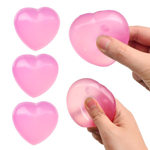 Juguete de malta en forma de corazón: Juguete de alta calidad que cambia de color y alivia el estrés - Product Image 1