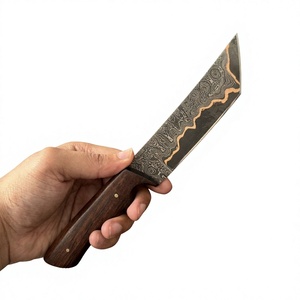 Couteau en acier Damas forgé à la main avec manche en bois, personnalisable, pour la chasse, le camping et la survie - Product Image 1