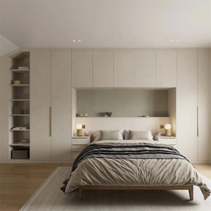 Armario empotrado minimalista beige, diseño plano de suelo a techo con compartimento multimedia integrado y cómoda combinada - Product Image 2