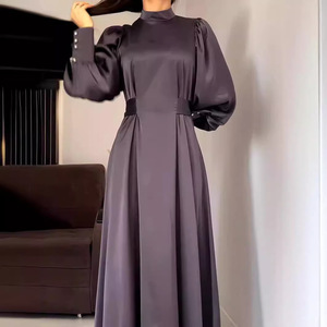 เดรสผ้าซาตินน้ำหนักเบาสไตล์ Abaya แฟชั่นใหม่ระบายอากาศได้ดีสำหรับฤดูร้อน - Product Image 4