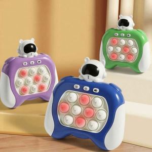 Ensemble de consoles de jeu portables en silicone Kawaii, jouets anti-stress en PVC et PU pour enfants, à presser, à pousser, lumineux, pour l'entraînement et la relaxation - Product Image 4