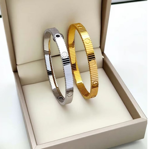 Pulsera <span class=keywords><strong>de</strong></span> Acero Inoxidable Chapada en <span class=keywords><strong>Oro</strong></span> <span class=keywords><strong>de</strong></span> 18K, Diseño Nuevo, Barata, al por Mayor, para <span class=keywords><strong>Hombre</strong></span> y Mujer, con Sello <span class=keywords><strong>de</strong></span> Amor, para Fiesta - Product Image 2