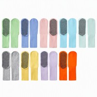 Chaussettes antidérapantes à faible MOQ pour femmes, en coton, mi-mollet, pour Pilates, Barre, Danse, Yoga, 23 couleurs personnalisables