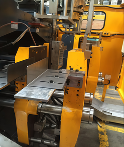 New Condition PLC Controlled Motorized PP/PE/HDPE 1L-30L Oil & Mineral Water Bottle Extrusion Blow Molding Machine - Product Image 4