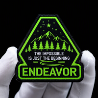 Écussons tissés personnalisés pour vêtements d'équipes sportives, service OEM, patchs à coudre en sergé avec logos brodés pour casquettes