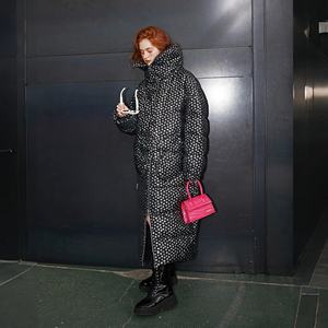 <span class=keywords><strong>Doudoune</strong></span> d'hiver pour femmes de haute qualité-Style personnalisable direct d'usine avec logo personnalisé OEM, coupe ample à revers long épaissi - Product Image 2