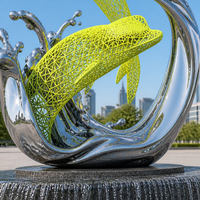 Grande sculpture de requin en acier inoxydable ajouré, miroir extérieur, motif vague jaune, pour place publique, fabrication sur mesure